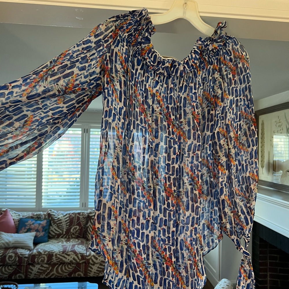 Caroline constas top